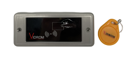 Proximity card reader